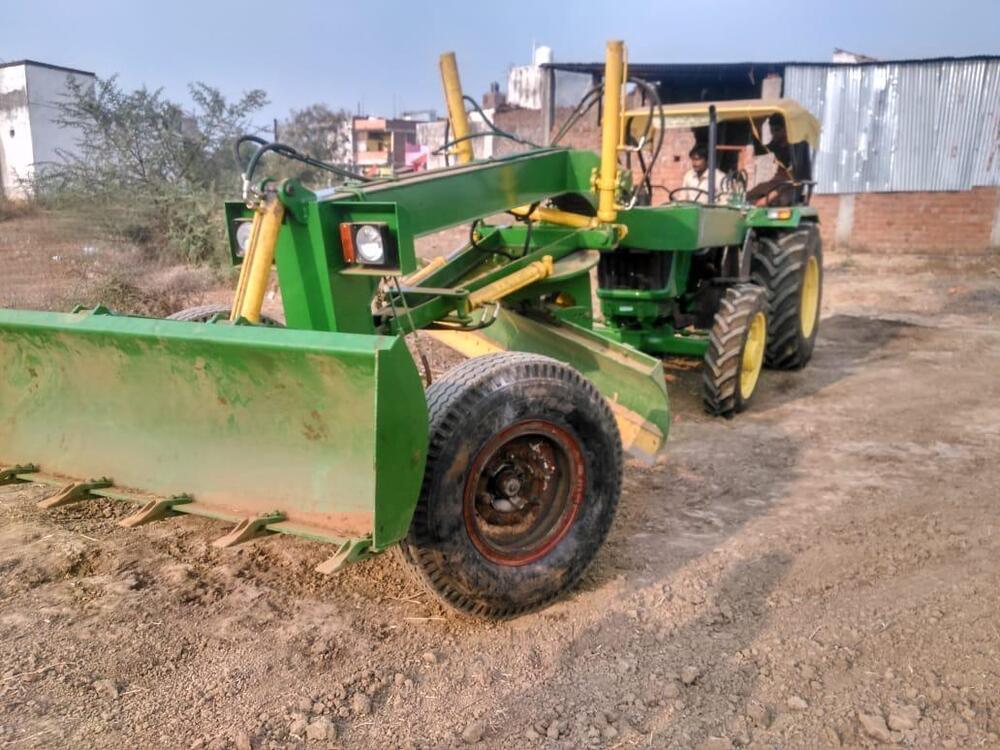 Tractor Mounted Grader - Color: Green