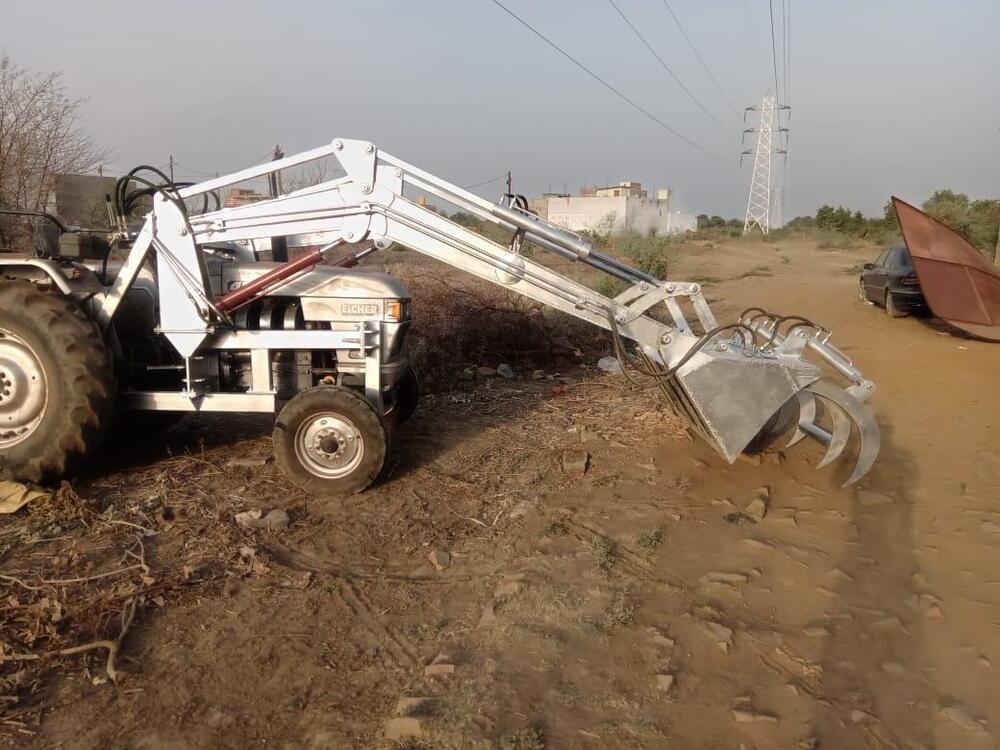 Tractor Mounted Loader - Color: Green