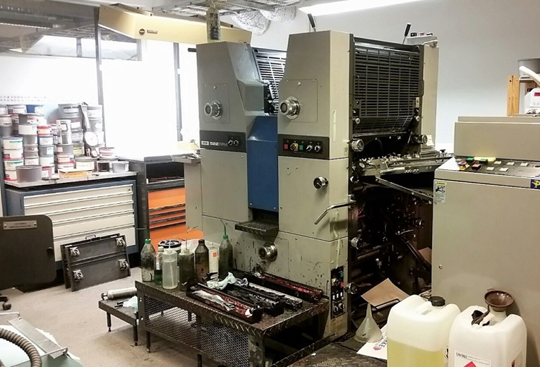 Ryobi 522 Pfh 2 Color Offset Printing Machines - Automatic Grade: Semi-automatic