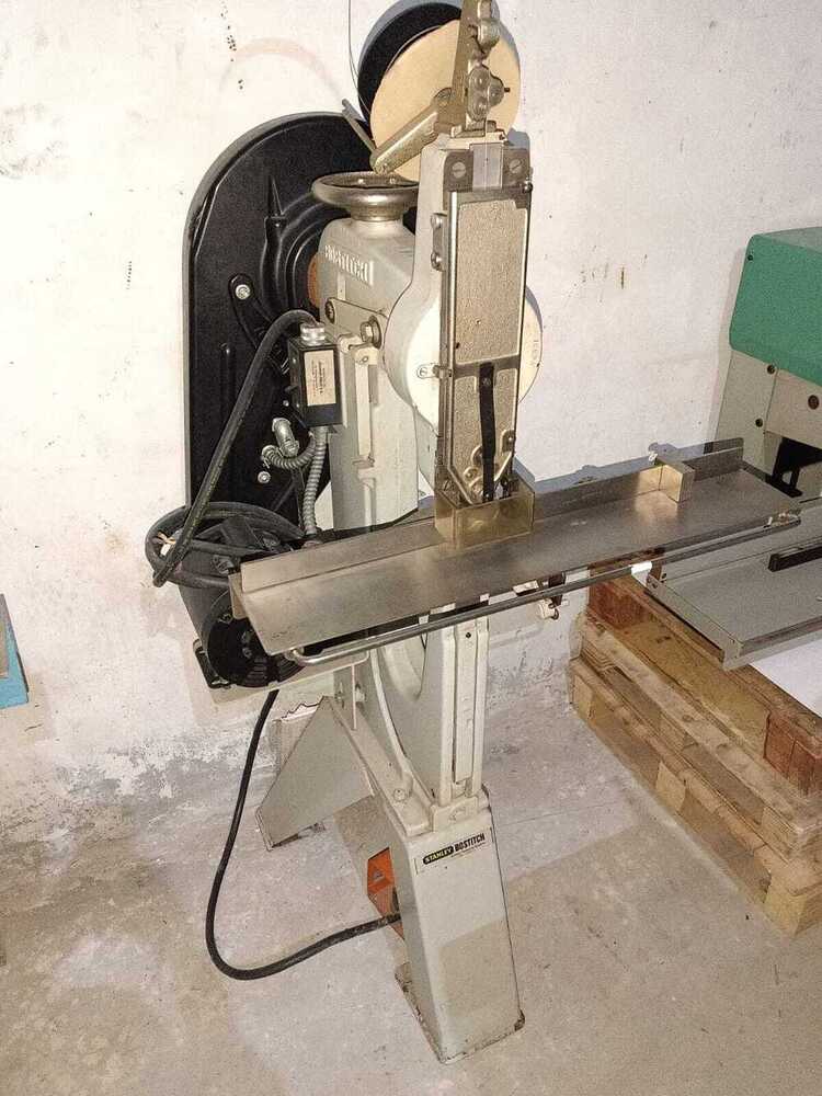 2cw Boston Wier Stitcher Machine - Material: Steel