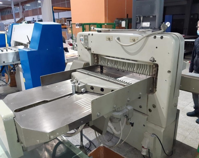 POLAR 92 EMC Monitor Paper Cutting Machine