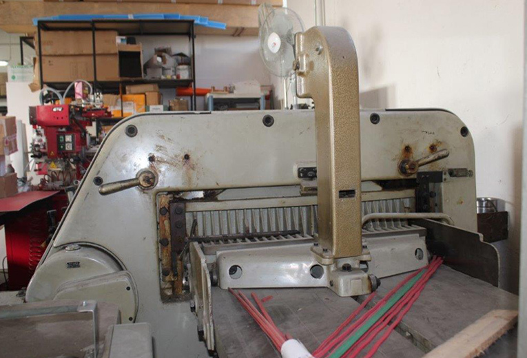 POLAR 80 HY Paper Cutting Machine