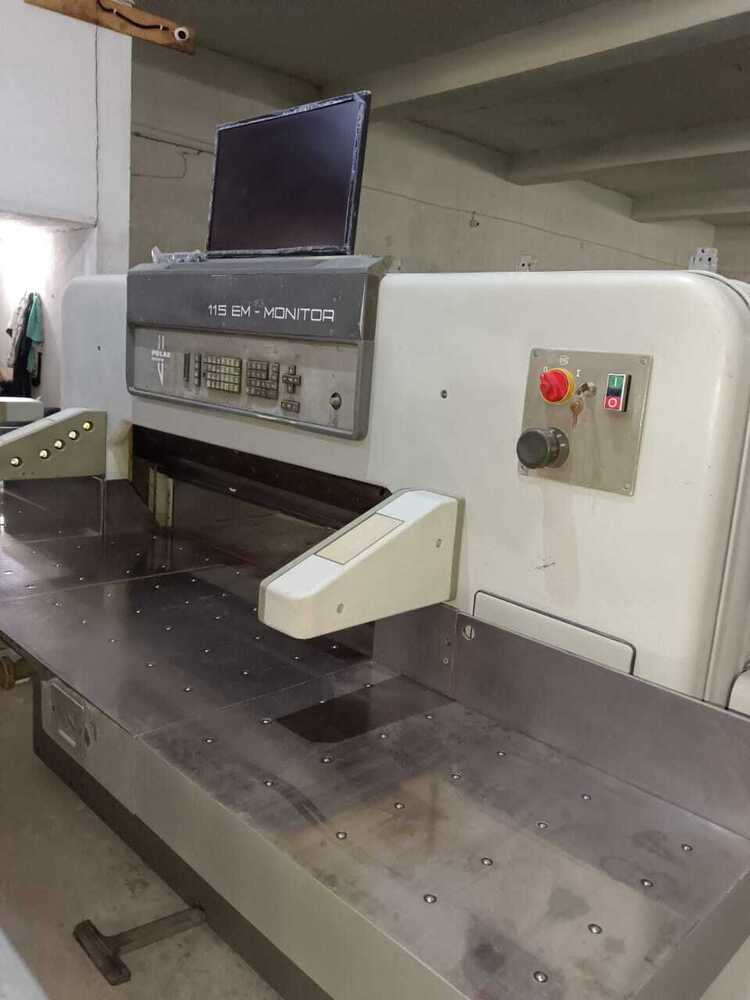 POLAR 115 EM TV Monitor Paper Cutting Machine