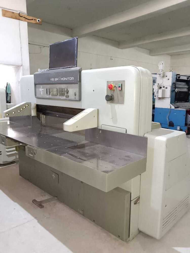 POLAR 115 EM TV Monitor Paper Cutting Machine