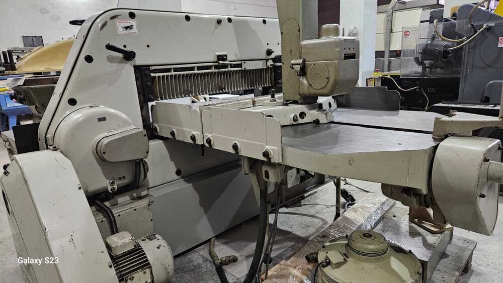 POLAR 107 EL Paper Cutting Machine