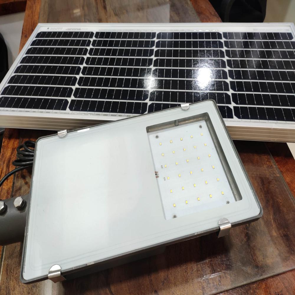 Semi Integrated Solar Street Lights - Application: Commercial