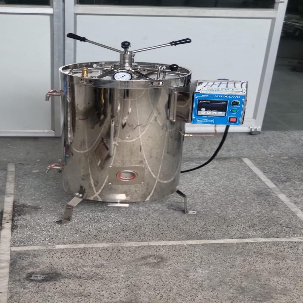 vertical doublewall radial lock Autoclave