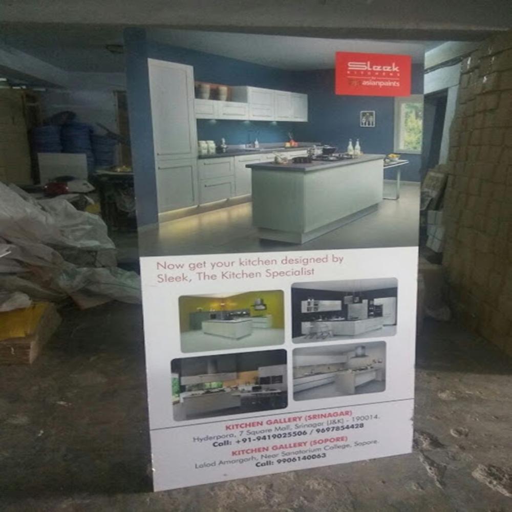 Cutout Standee - Color: Multicolor