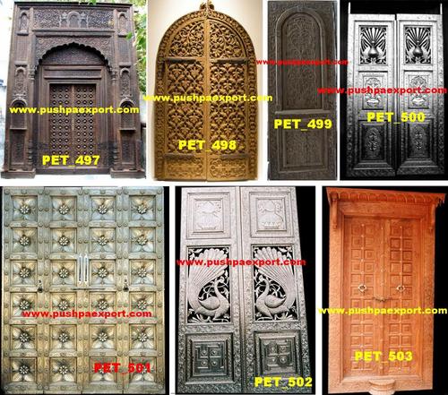 कारीगरी से बने दरवाजे