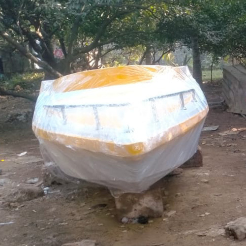 Ten Seater Racing Boat - Capacity (Person): 10