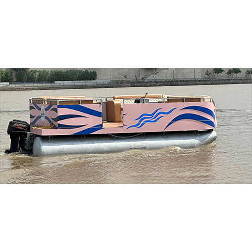 Pontoon Boat - Capacity (Person): 4