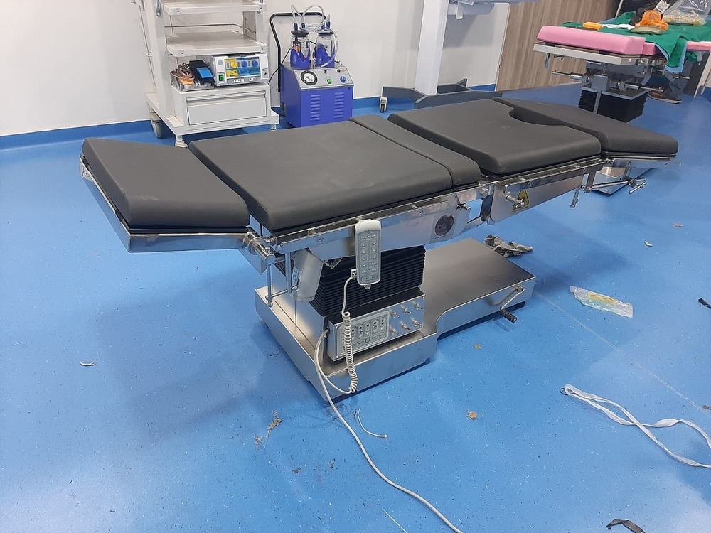 Surgical Ot Table - Color: Black