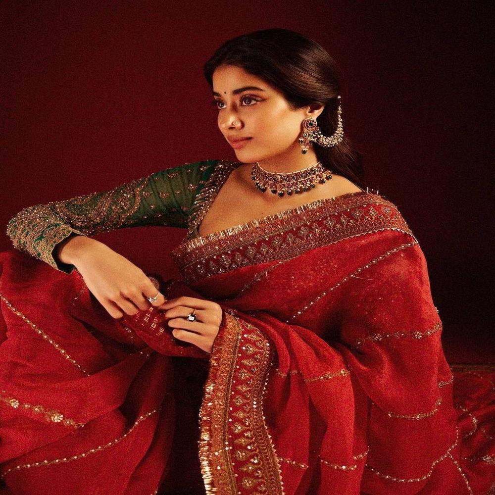 Red Royal Wedding Saree - Design: Embroidery