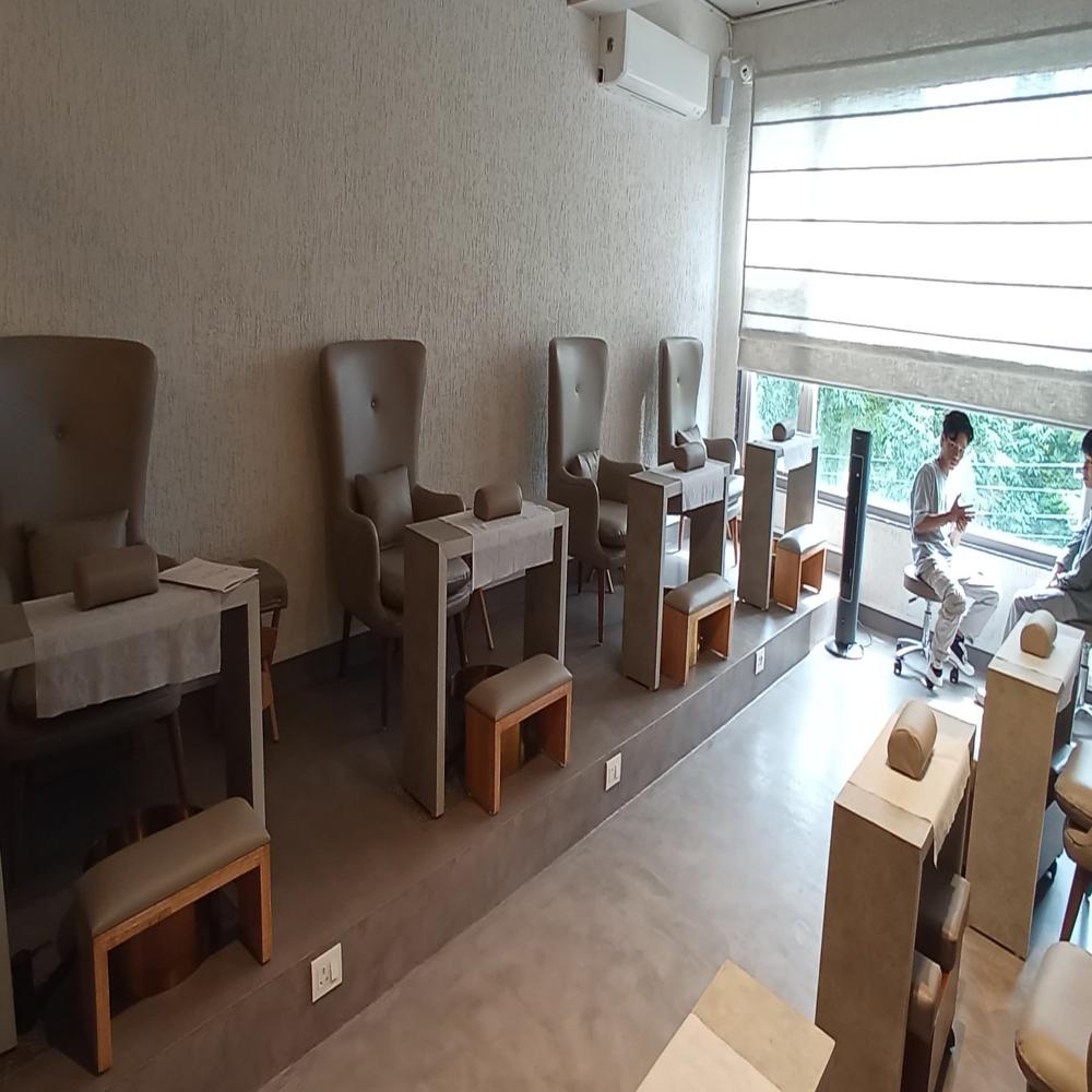 Seamless Commercial Concrete Flooring Services