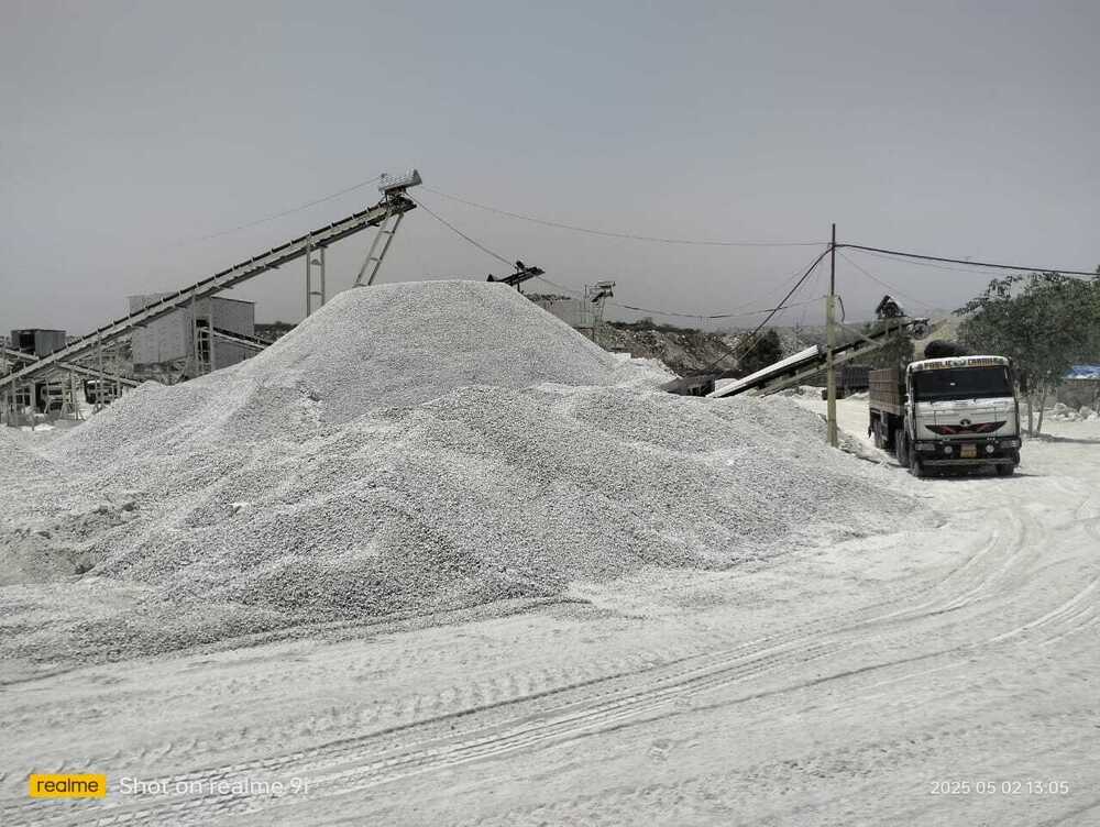 20Mm Dolomite Chips - Color: Grey