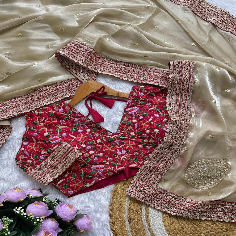 Classic Wedding Wear Saree With Beautiful Traditional Design 