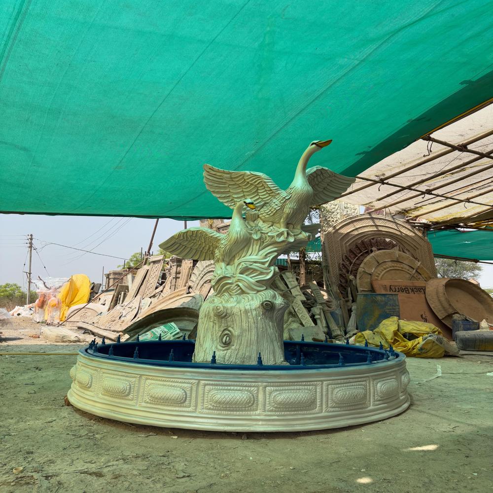 Fiber Duck Statue Fountain