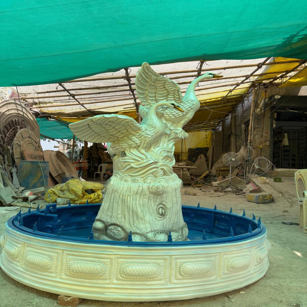 Fiber Duck Statue Fountain