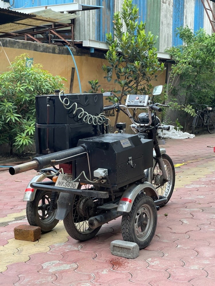 Fogging Machine On Scooter - Tank Capacity: Fuel Tank Capacity -5 Ltr Petrol Liter (L)