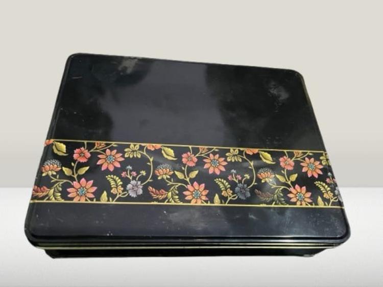 Black Rectangular Tin Box - Material: Metal