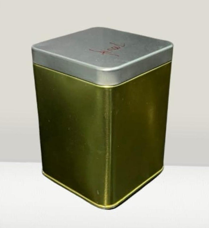 1.5 Kg Square Tin Box - Color: Golden