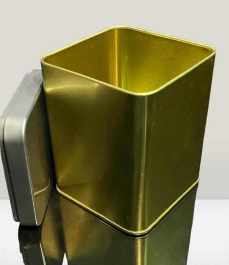 1.5 Kg Square Tin Box - Color: Golden