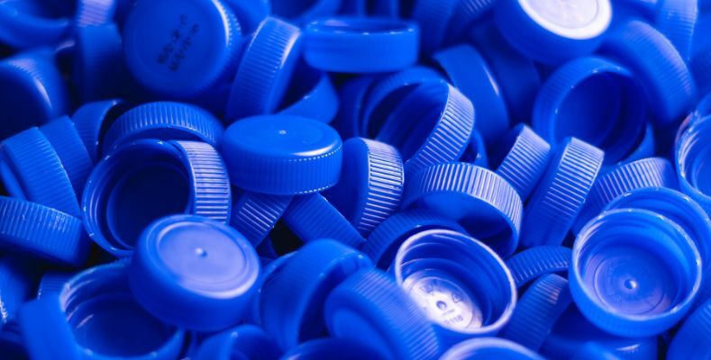 High Quality Plastic Caps - Color: Blue