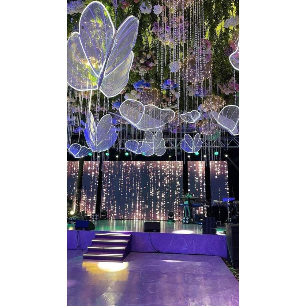 Majestic Marigold Stage Backdrop - Color: White