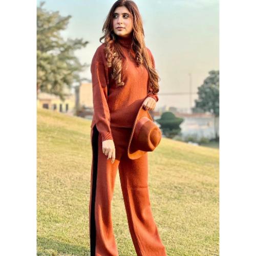 Women's woolen cord set