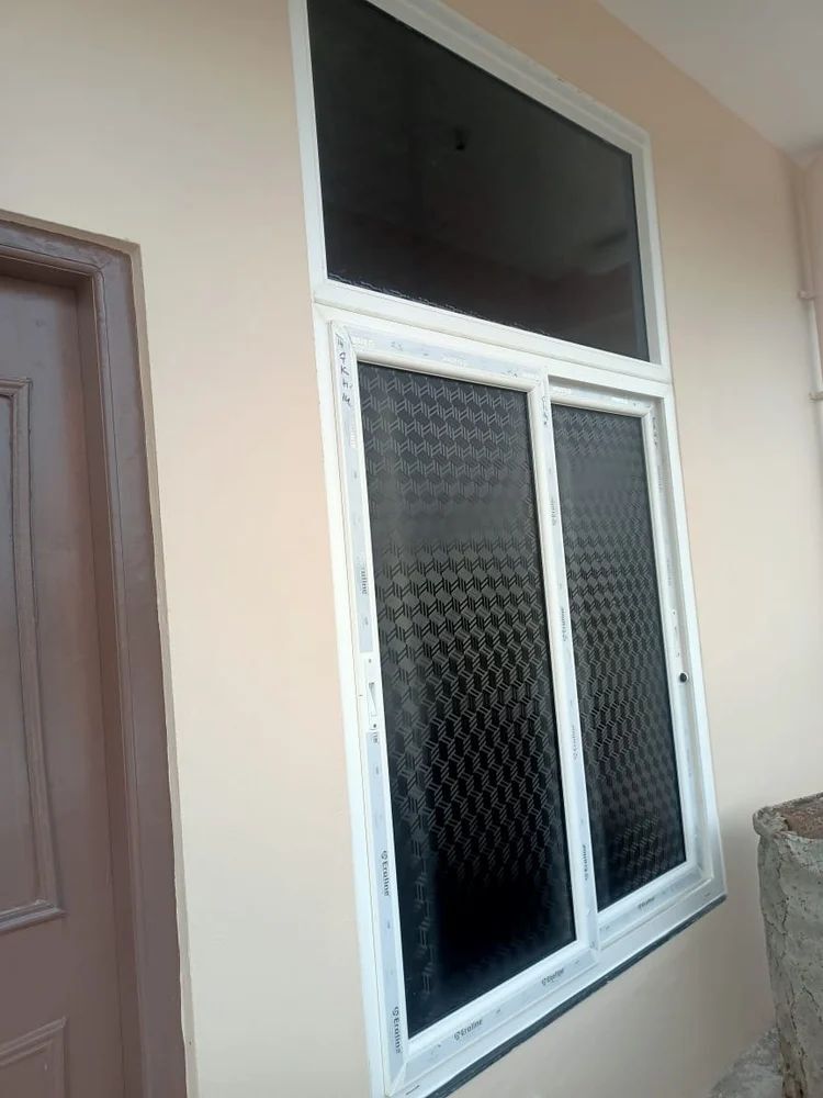 2 track sliding window with top fixed