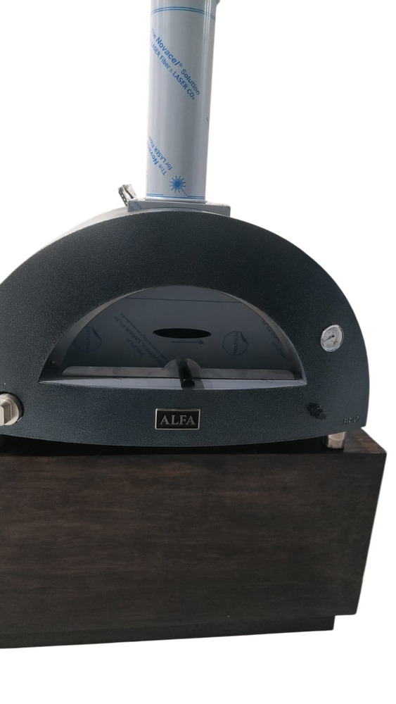 Gas Wood Fired Pizza Oven - Capacity: 100 Kg