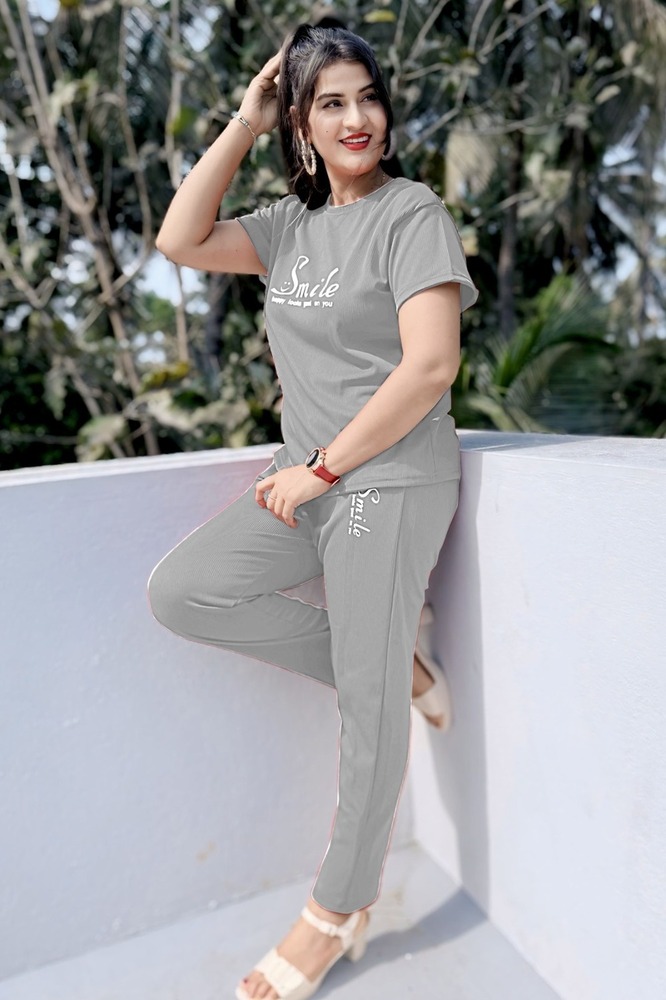 Round Neck Short Sleeve Nightsuit Set