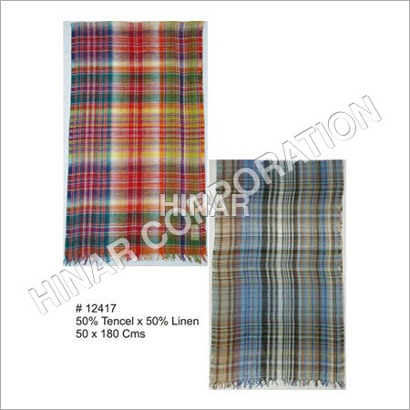 कई महिलाओं के समर स्कार्फ