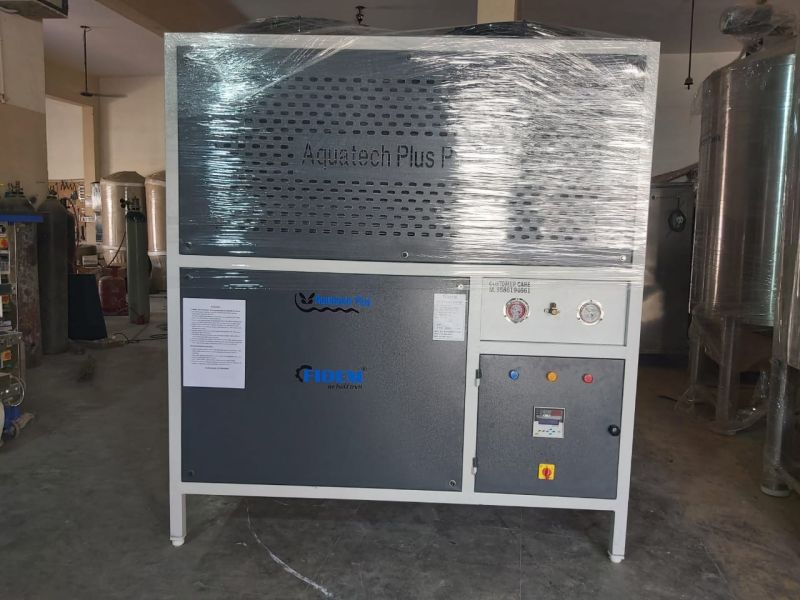 4 Tr Air Cooled Scroll Chiller - Color: Multi