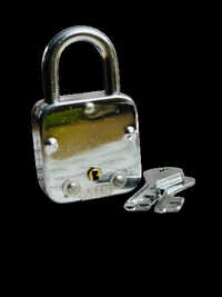 Iron Padlock - Color: Silver