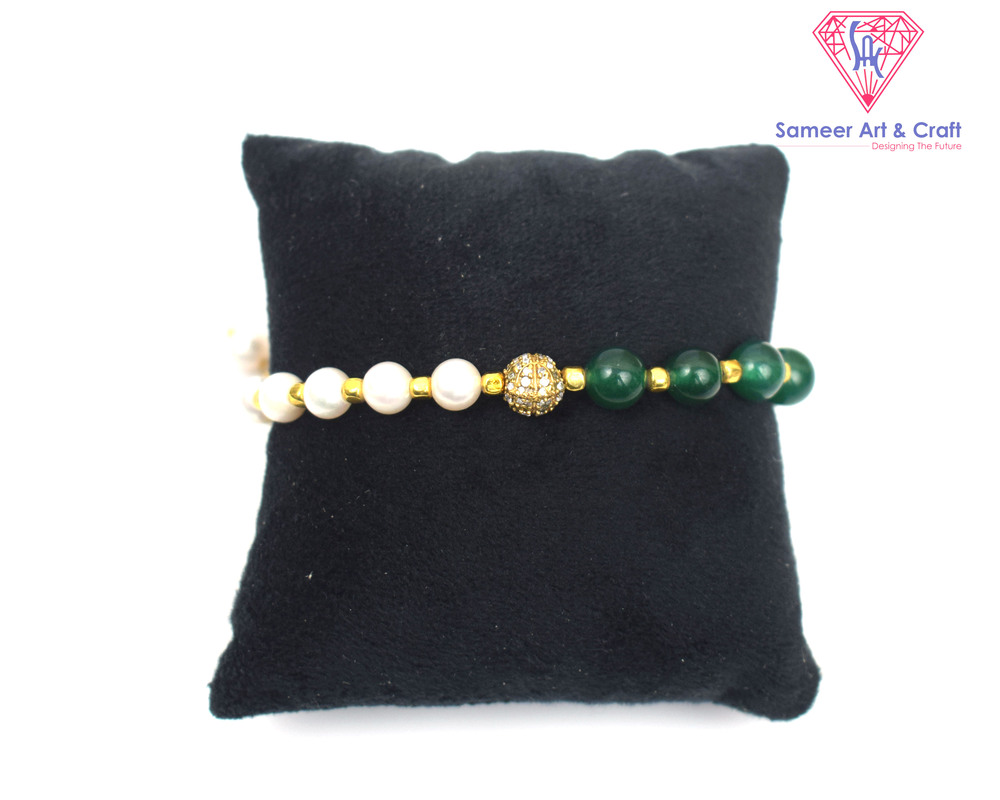Green Onyx Shell Pearl Beaded Adjustable Gold Plated Bracelet.