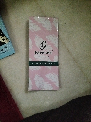 Sanitary Napkins Pouches - Material: Laminated Material