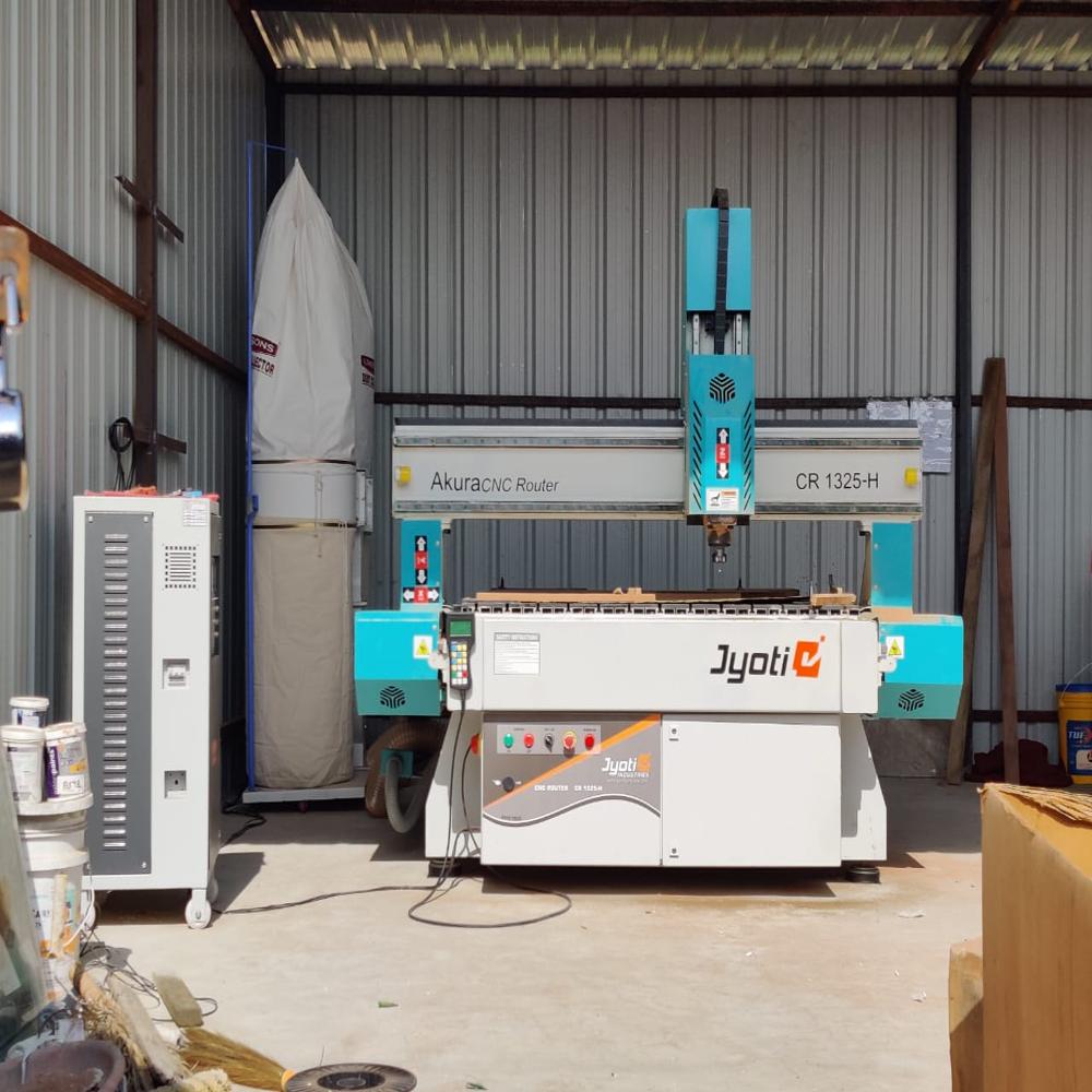 Cnc Router - Automatic Grade: Automatic