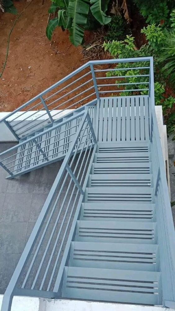 Outdoor Ms Staircase - Color: Blue