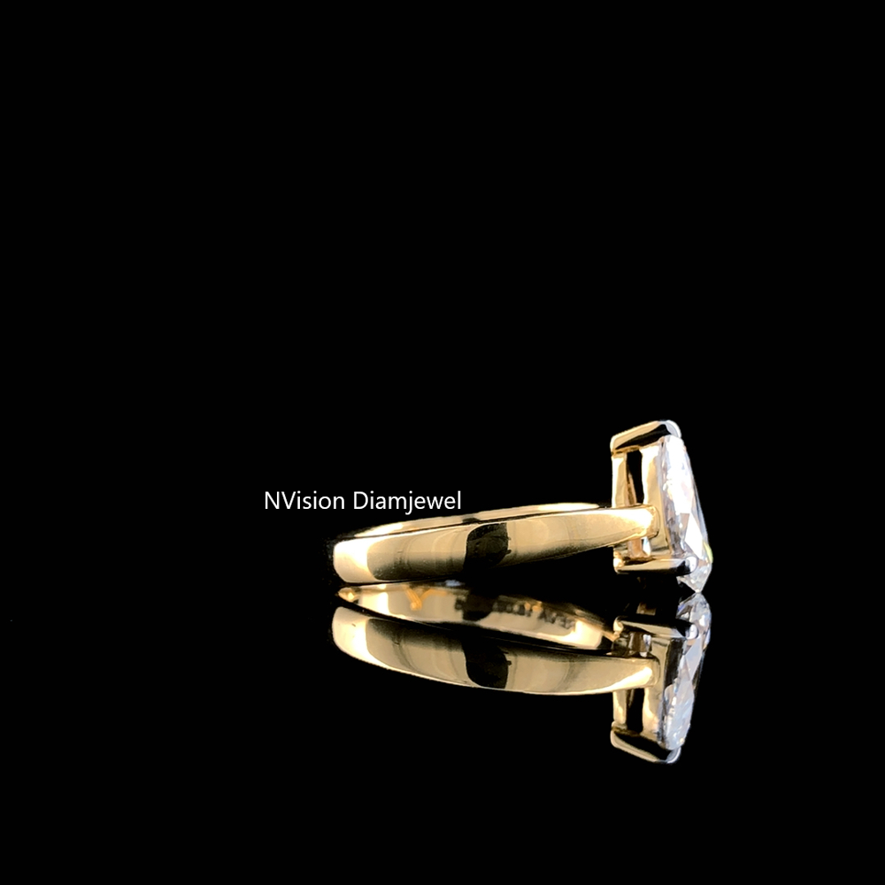 The Dripping Iconic Pear Natural Solitaire Ring
