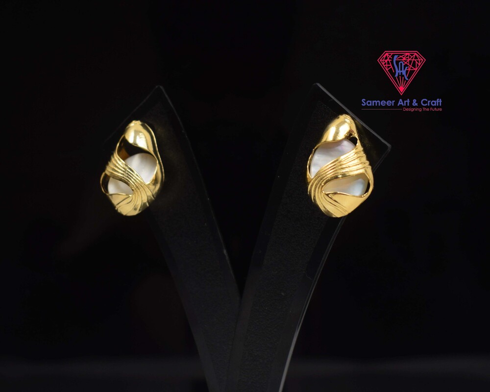 Stud Earring Brass With18k Gold Plated Mother Of Pearl Egg Style
