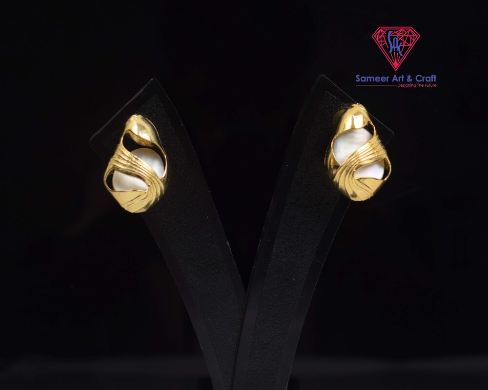 Stud Earring Brass With18k Gold Plated Mother Of Pearl Egg Style