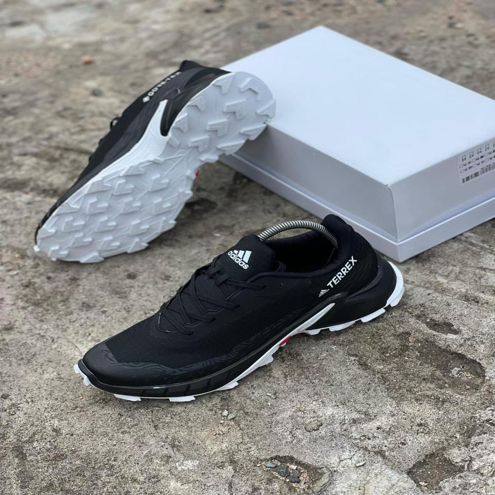 Branded Sports Shoes