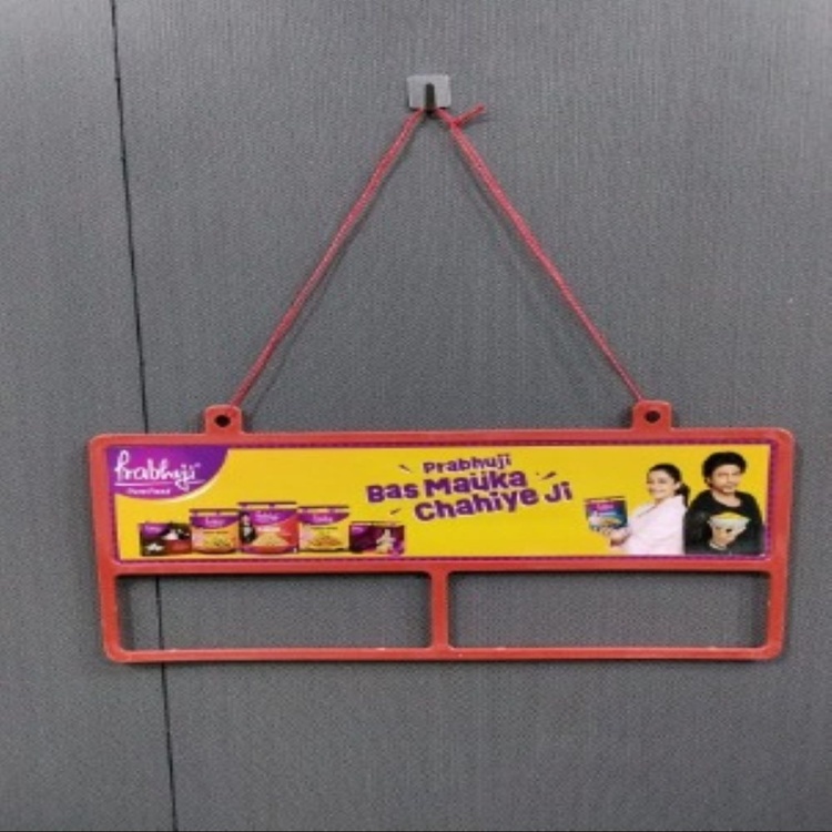Bord Window Hanger