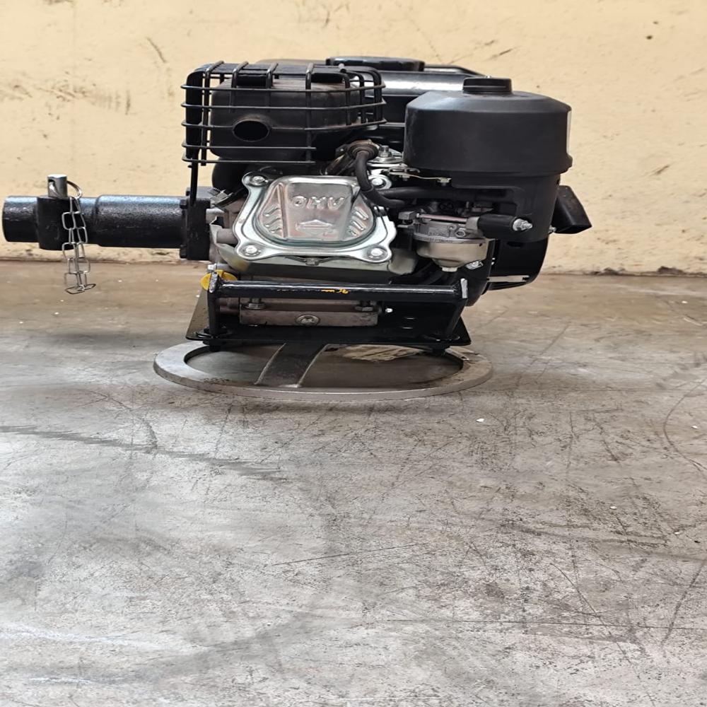 Needle Vibrator With Briggs  And Stratton Petrol Engine - Color: Black