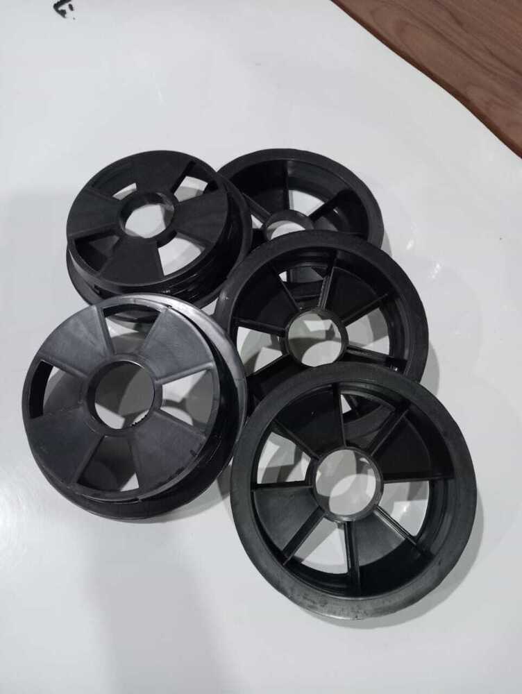 Black Plastic Irrigation Bobbin Hub
