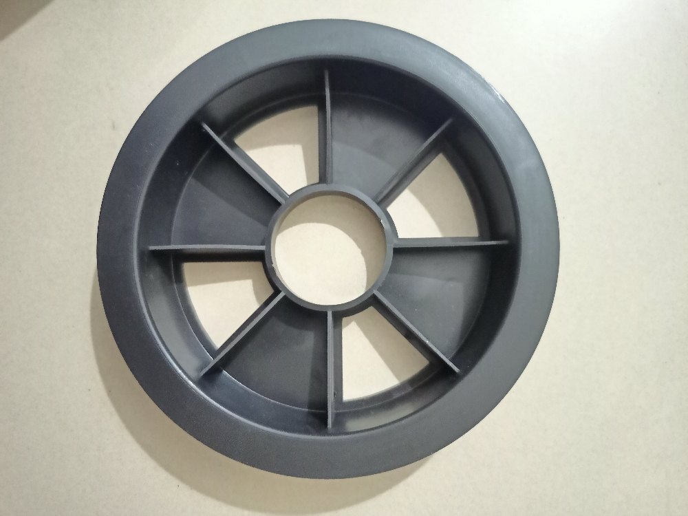 Black Plastic Irrigation Bobbin Hub