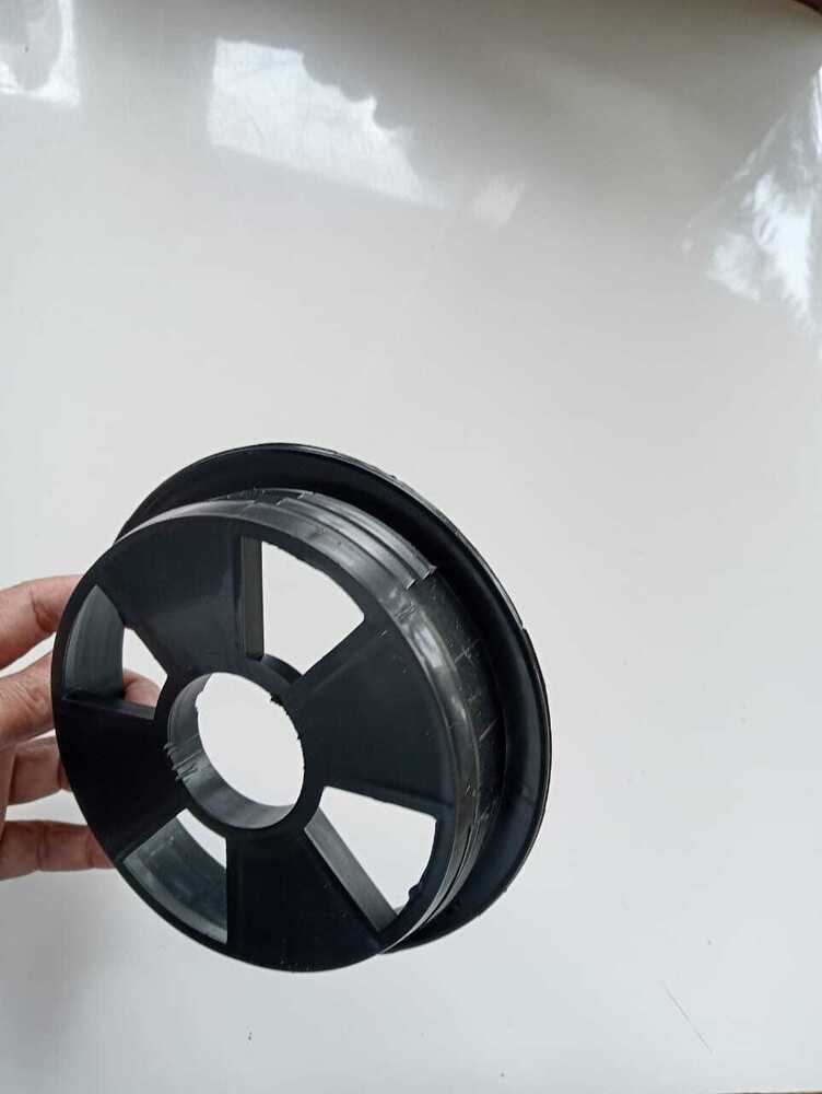 Black Plastic Irrigation Bobbin Hub