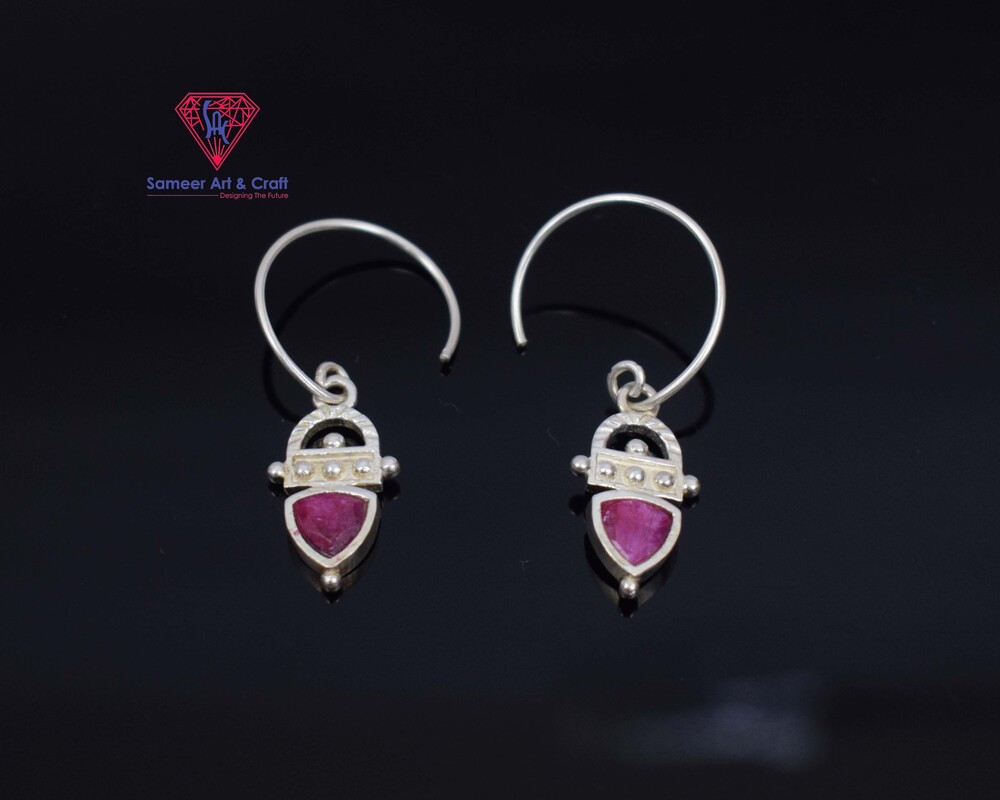 925 Sterling Silver Dyed Ruby Fashion Earring Unique Design