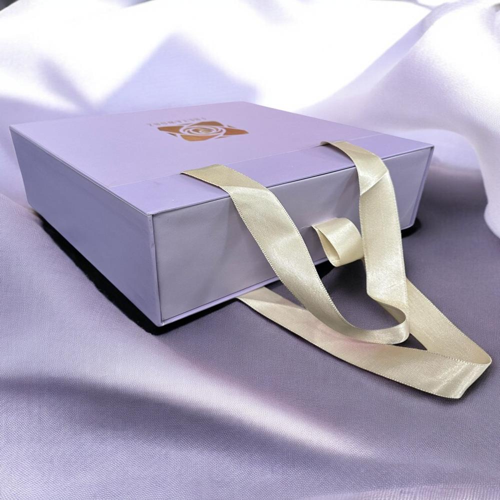 Satin Insert Rigid Box with Ribbon Handle Collapsible Gift Box Packaging